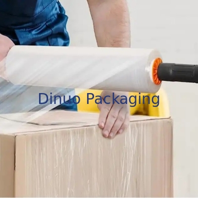 LLDPE Red Stretch And Shrink Film 0,012 mm Zaprojektowany z plastikowym uchwytem